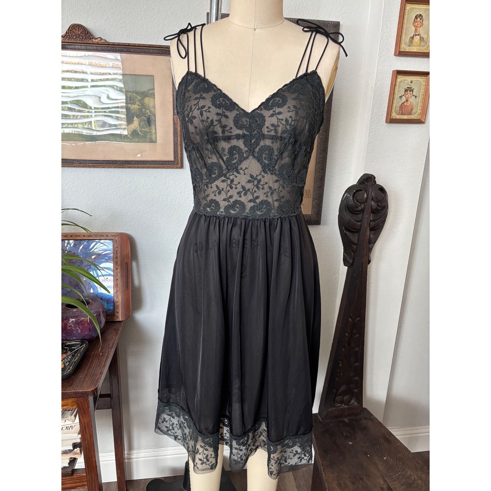 Vintage Carters DuPont Nylon Lace Nightgown Black Spaghetti Strap Sz 32